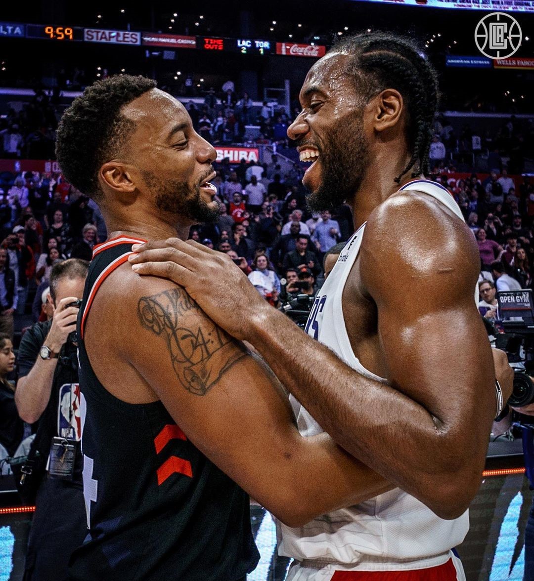 里程碑，青岛西海岸球员宋浩宇俱乐部生涯出战100场比赛（青岛西海岸宋浩宇达成俱乐部百场里程碑）