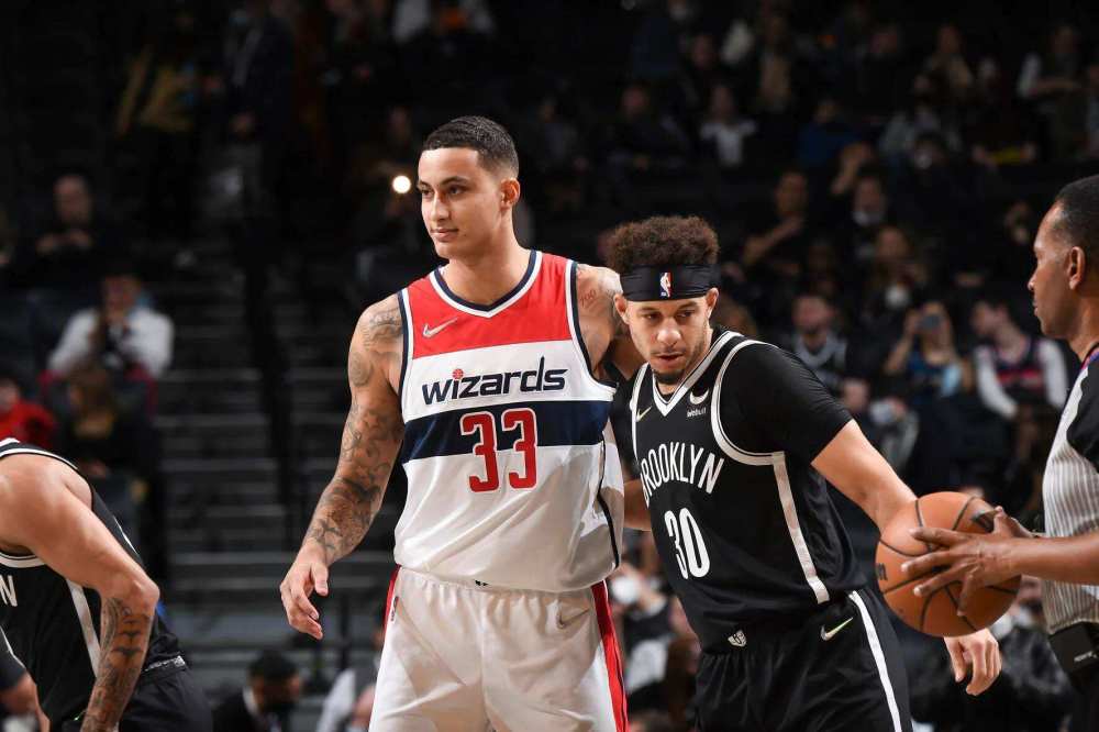 德罗西拿到执教热那亚首胜，目前带队成绩1胜2平保持不败（德罗西收获执教热那亚首胜，率队1胜2平延续不败）