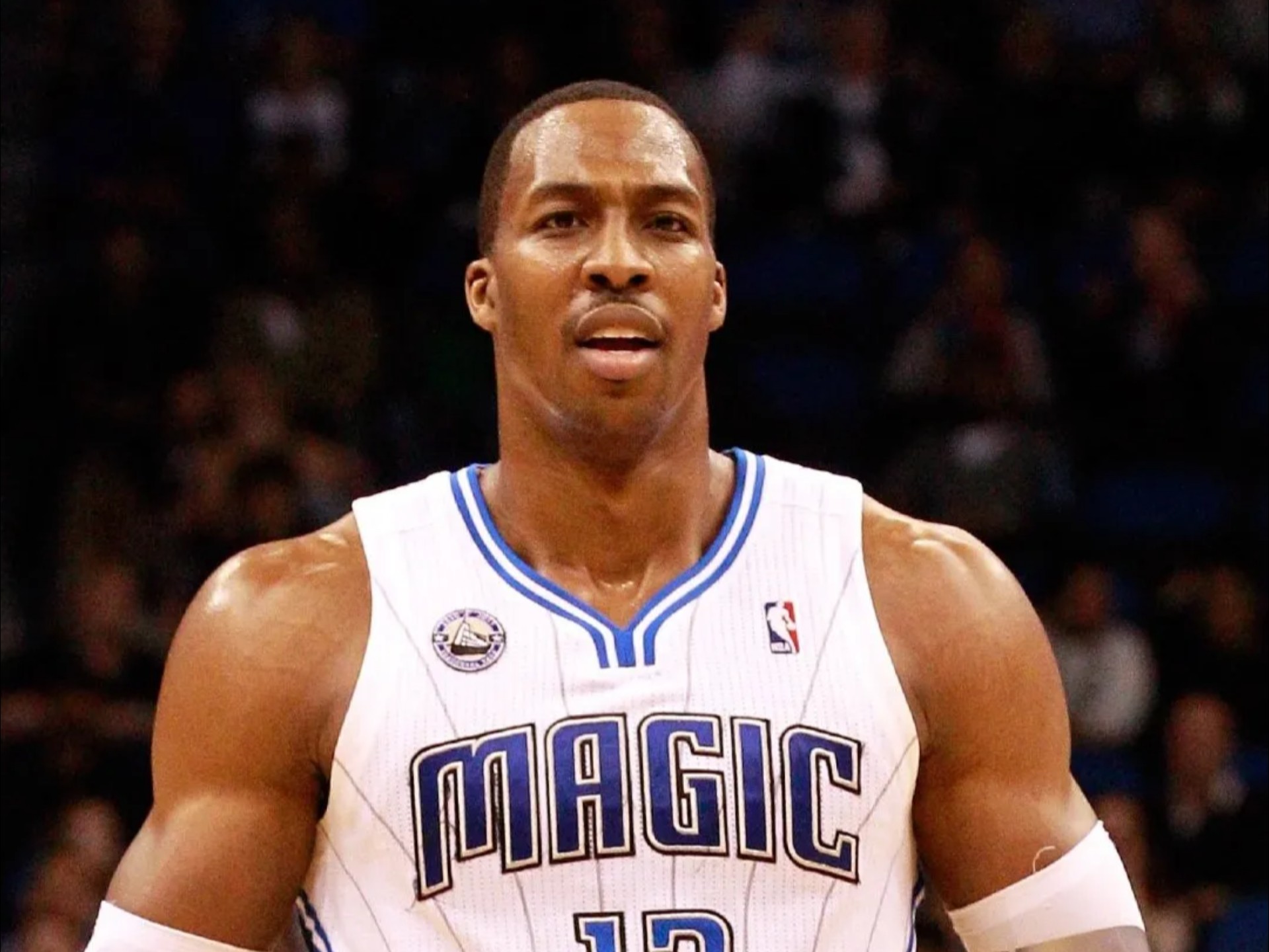 阿贾克斯临时主帅：本菲卡第一球是越位的，这不应该发生（阿贾克斯临时主帅：本菲卡首球越位，不该发生）