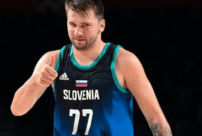 字母哥连送大帽摧毁对手进攻（字母哥连环封盖击溃对手攻势）