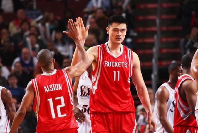 马卡：皇马未展现稳定状态，阿隆索国际比赛日有很多工作要做（马卡报：皇马状态不稳，国际比赛日期间阿隆索工作繁重）