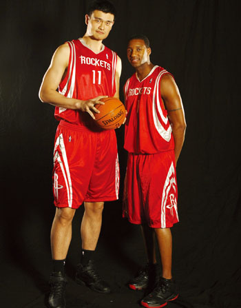 邮报：明年世界杯上下半场中段设强制补水时间，每次三分钟（邮报称：明年世界杯每半场中段将设3分钟强制补水暂停）