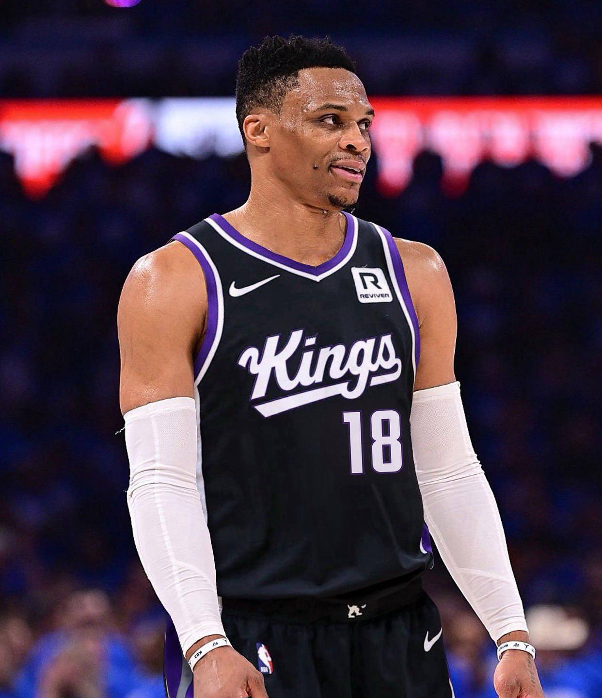 埃迪·豪：球队没有足够球员进行轮换，欧冠目标是晋级淘汰赛（埃迪·豪：阵容深度不足难以轮换，欧冠目标锁定淘汰赛席位）